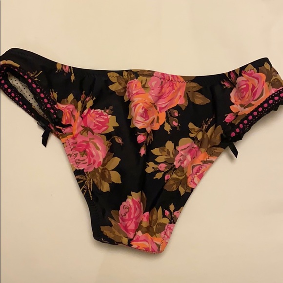 Bathing suit bottom - Picture 3 of 3